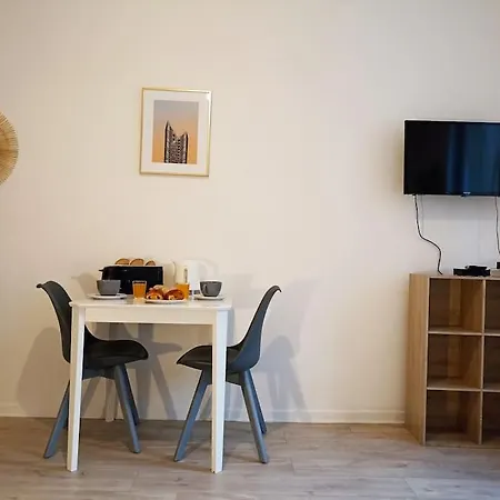 Charmant T2 - Séparée - Parking Gratuit Appartement *