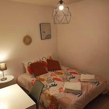 Appartement Charmant T2 - Séparée - Parking Gratuit *