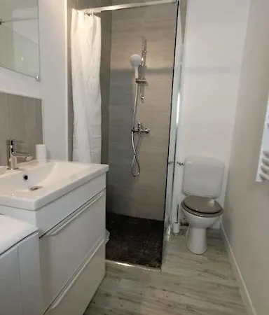 Appartement Charmant T2 - Séparée - Parking Gratuit *